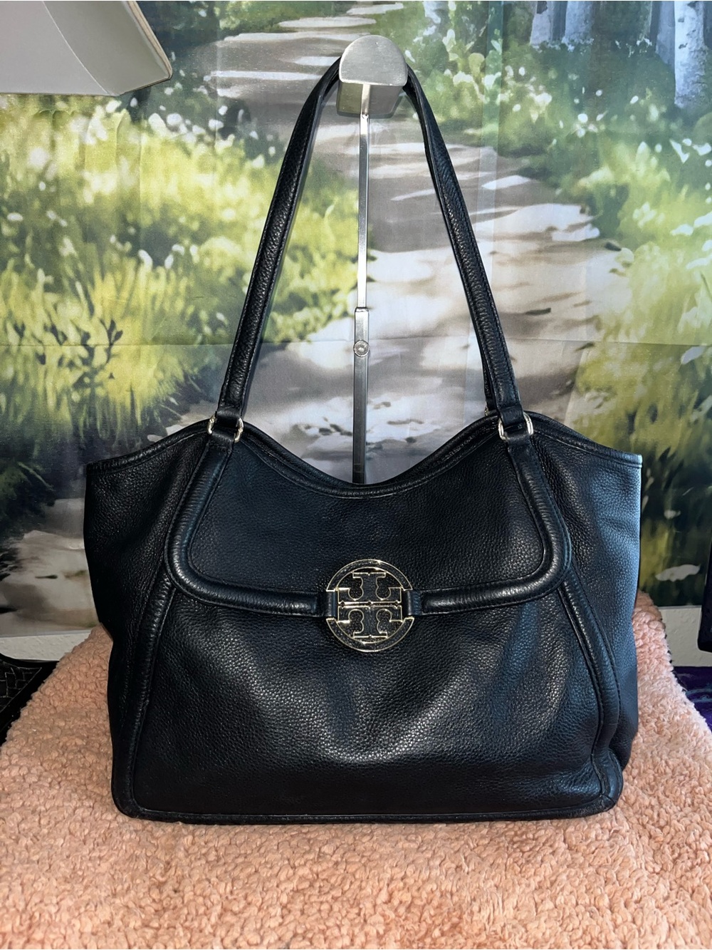 Tory Burch Amanda Black Pebbled Leather Shoulder Bag with Logo Medallion